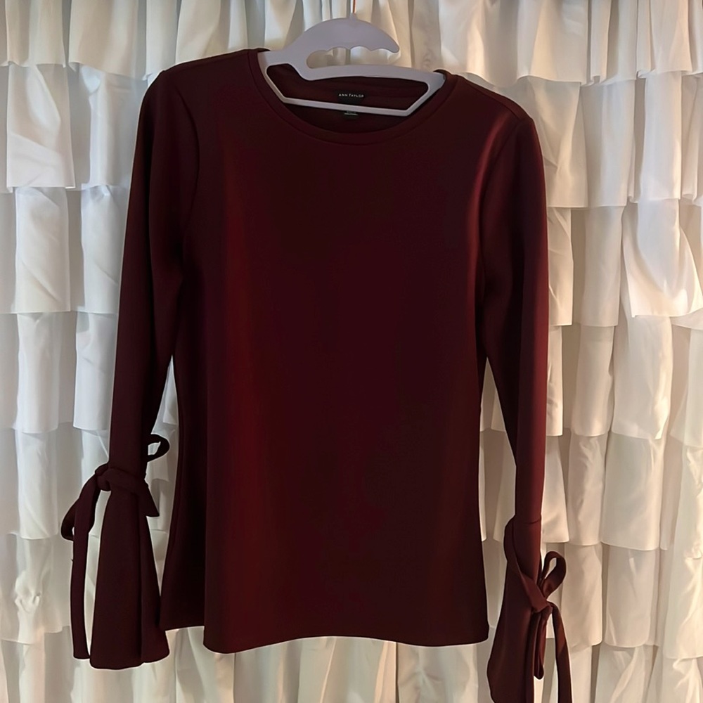 Ann Taylor XS Wine color long sleeve top